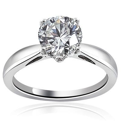 Round Cut Engagement Solitaire Ring in 14K Yellow Gold