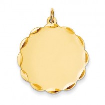 Engraveable Scalloped Disc Charm in 14k Yellow Gold