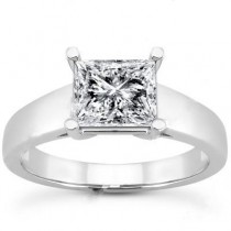 Princess Cut Solitaire Ring in 14K Yellow Gold