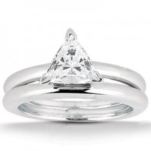 Trillion Solitaire Ring in 14K Yellow Gold